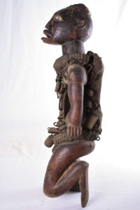 Figure - Glass, Wood, nails - Nkisi - Yombe - Congo - 72 cm