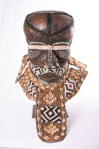 Royal Mask - Beads, Copper, Cauri, Wood - Bwoom - Kuba - DR Congo