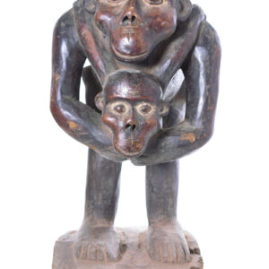 Monkey maternity Figure - Wood - Bulu - Cameroon