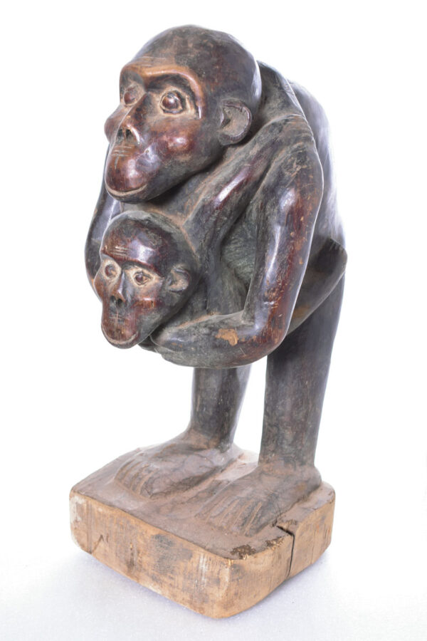 Monkey maternity Figure - Wood - Bulu - Cameroon