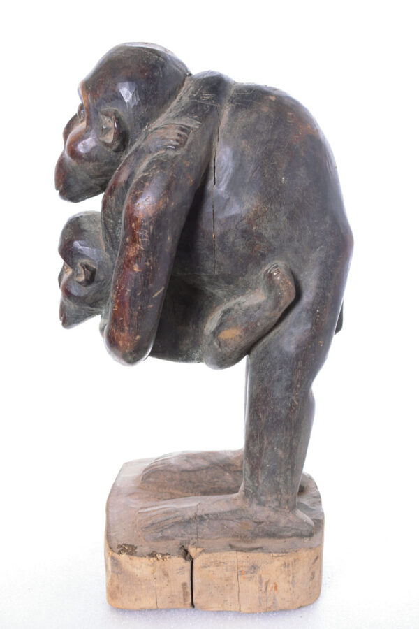 Monkey maternity Figure - Wood - Bulu - Cameroon