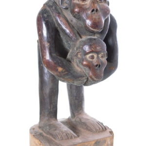 Monkey maternity Figure - Wood - Bulu - Cameroon