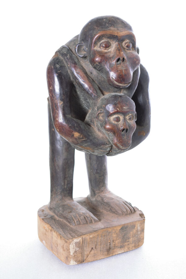 Monkey maternity Figure - Wood - Bulu - Cameroon