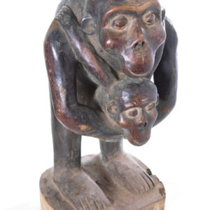 Monkey maternity Figure - Wood - Bulu - Cameroon