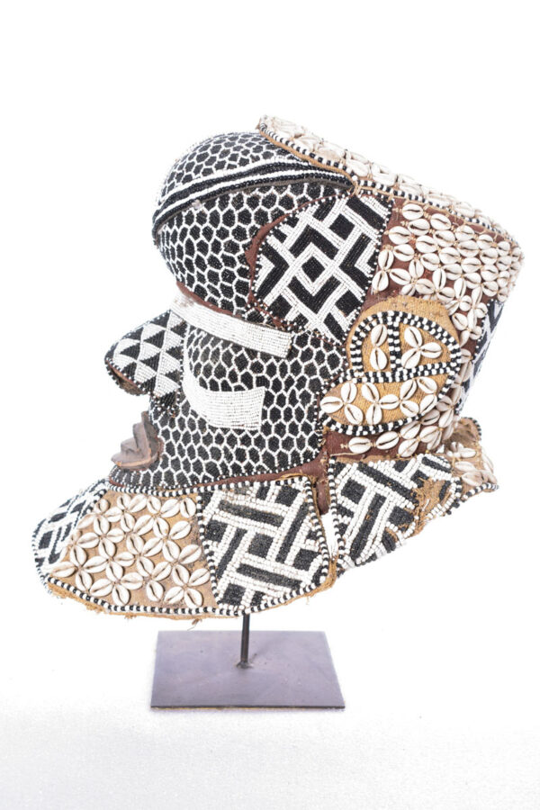 Royal Mask - Beads, Cauri, Wood - Bwoom - Kuba - DR Congo