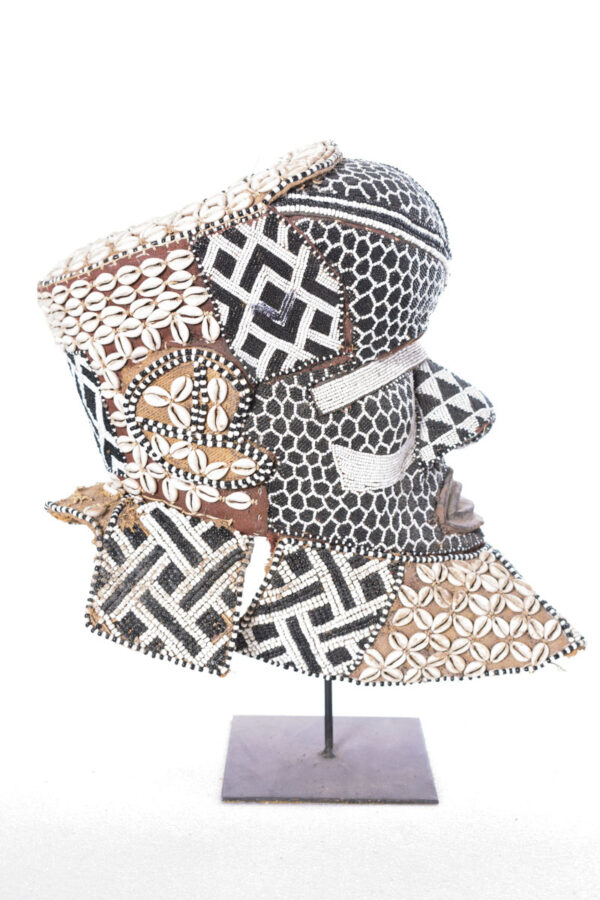 Royal Mask - Beads, Cauri, Wood - Bwoom - Kuba - DR Congo
