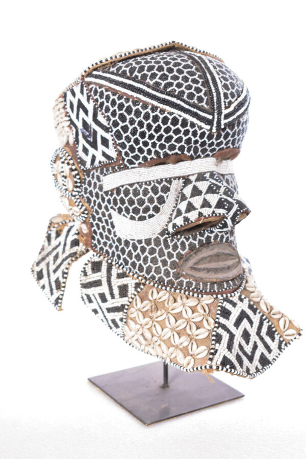 Royal Mask - Beads, Cauri, Wood - Bwoom - Kuba - DR Congo