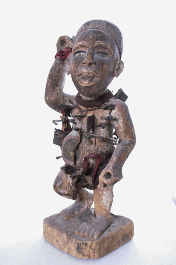 Figure - Wood, nails - Nkisi - Yombe - Congo