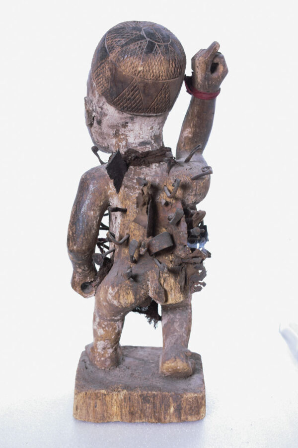 Figure - Wood, nails - Nkisi - Yombe - Congo