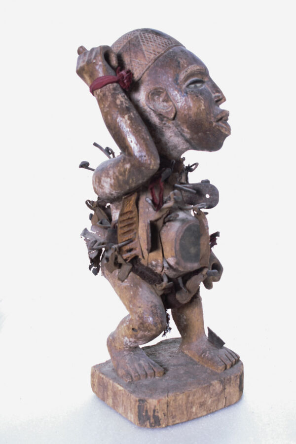 Figure - Wood, nails - Nkisi - Yombe - Congo