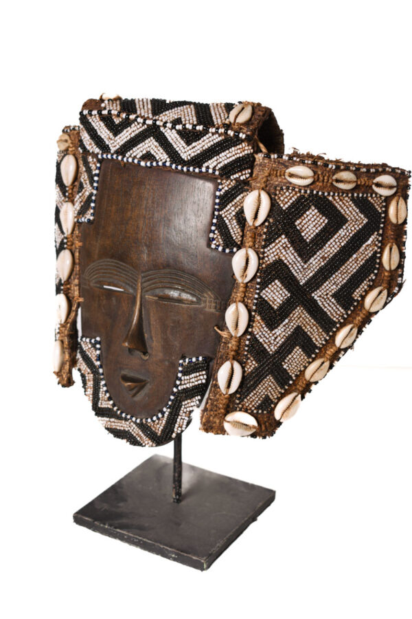 Lele Mask - Beads, Cauris, Plant fibre, Wood - KUBA - DR Congo