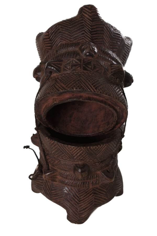 Tukula box - Wood - Kuba - Congo DRC
