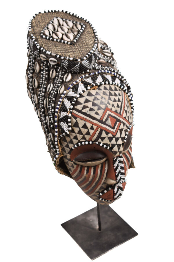 Mask - Beads, Cauris, Plant fibre, Wood - Ngaady A Waash Bushoong - Kuba - Congo