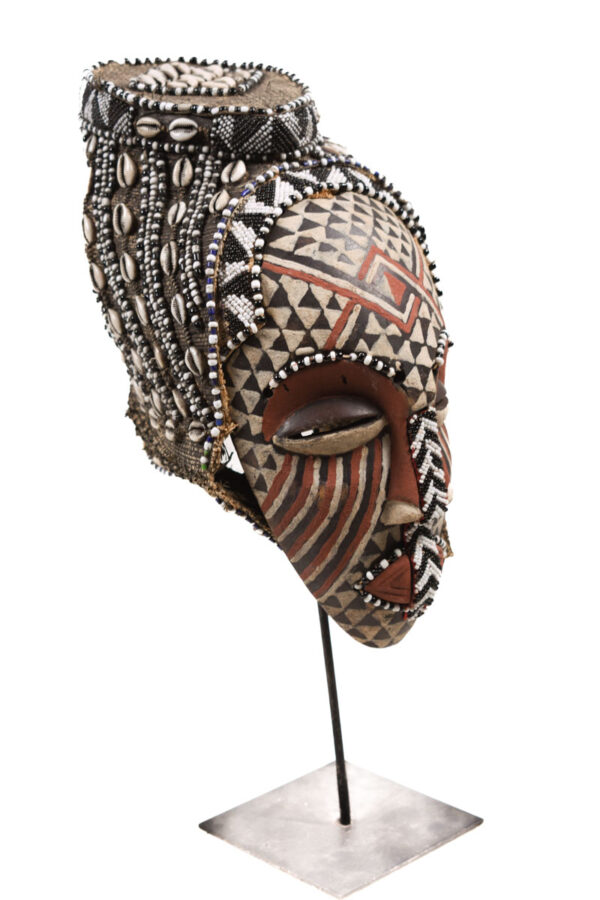Mask - Beads, Cauris, Plant fibre, Wood - Ngaady A Waash Bushoong - Kuba - Congo