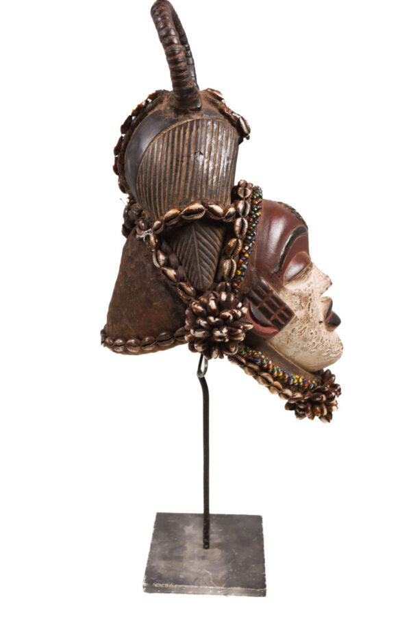 Okuyi mask - Wood - Punu - Gabon