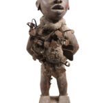 Figure - Wood, nails - Nkisi - Yombe - Congo