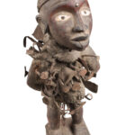 Figure - Wood, nails - Nkisi - Yombe - Congo