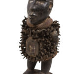 Nkisi Figure - Nail, Wood, Glass - Yombe - Congo