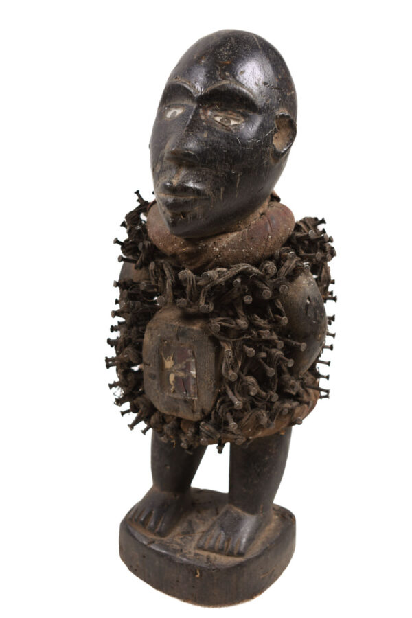 Nkisi Figure - Nail, Wood, Glass - Yombe - Congo