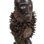 Nkisi Figure - Nail, Wood, Glass - Yombe - Congo
