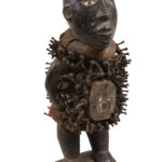 Nkisi Figure - Nail, Wood, Glass - Yombe - Congo