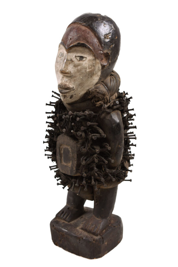 Nkisi Figure - Nail, Wood, Glass - Yombe - Congo