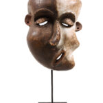 Mbangu distorted mask - Wood - Pende - Congo