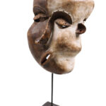 Mbangu distorted mask - Wood - Pende - Congo