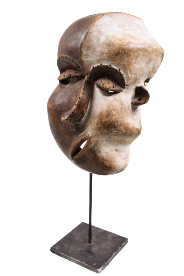 Mbangu distorted mask - Wood - Pende - Congo