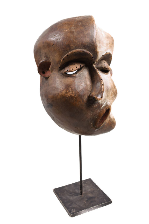 Mbangu distorted mask - Wood - Pende - Congo