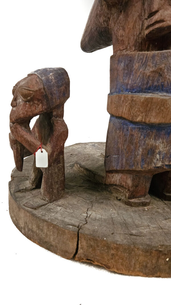 Bowl carier Figure - Wood - Yoruba - Nigeria