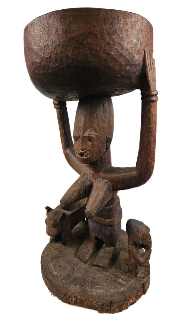Bowl carier Figure - Wood - Yoruba - Nigeria