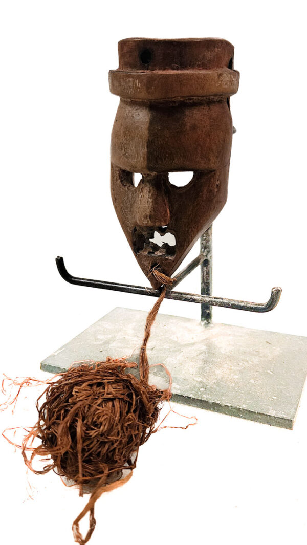 Passport mask - Wood - Salampasu - Congo