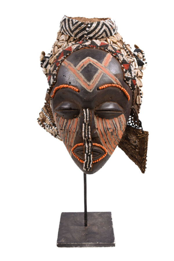 Mask - Beads, Cauris, Plant fibre, Wood - Ngaady A Waash Bushoong - Kuba - Congo