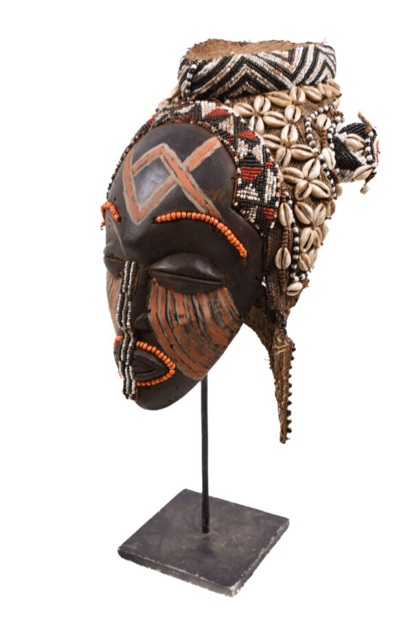 Mask - Beads, Cauris, Plant fibre, Wood - Ngaady A Waash Bushoong - Kuba - Congo