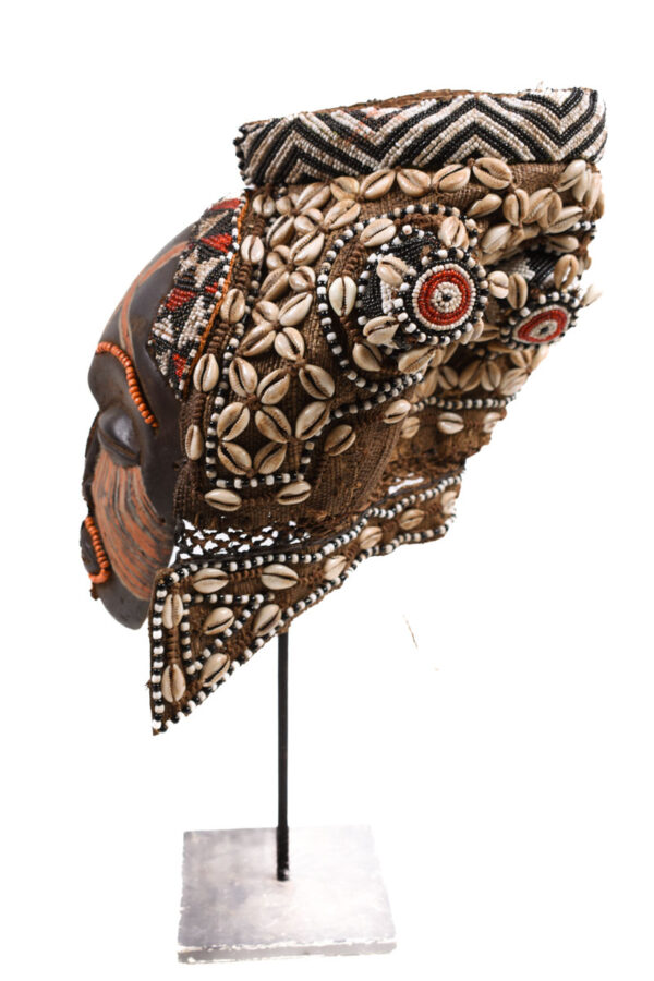 Mask - Beads, Cauris, Plant fibre, Wood - Ngaady A Waash Bushoong - Kuba - Congo
