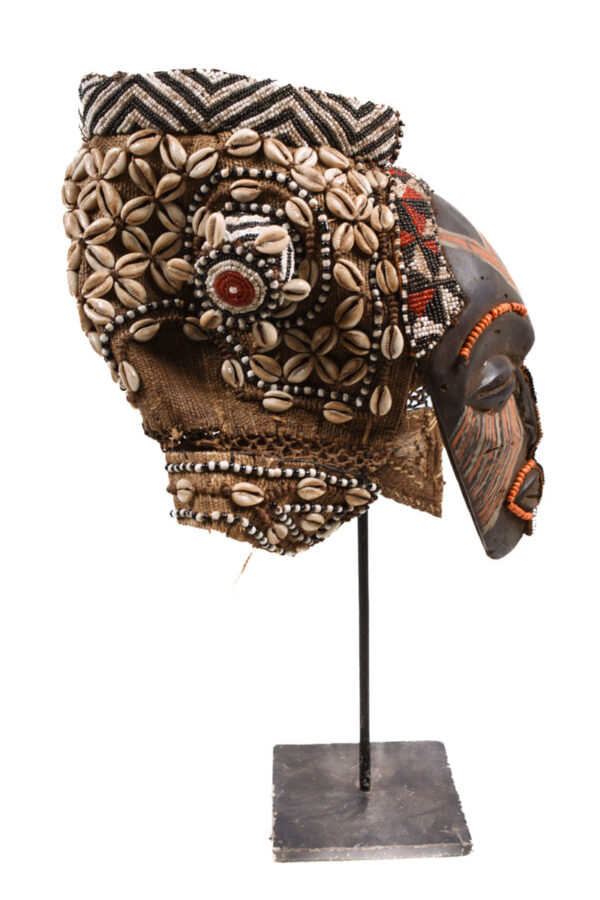 Mask - Beads, Cauris, Plant fibre, Wood - Ngaady A Waash Bushoong - Kuba - Congo