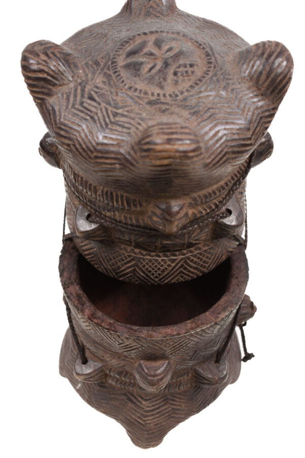 Tukula box - Wood - Kuba - Congo DRC