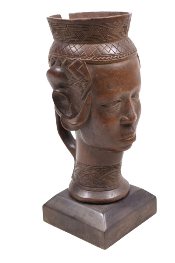 Anthropomorphic Cup - Wood - Kuba - Congo
