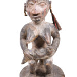 Maternity figure - Wood - Yoruba - Nigeria