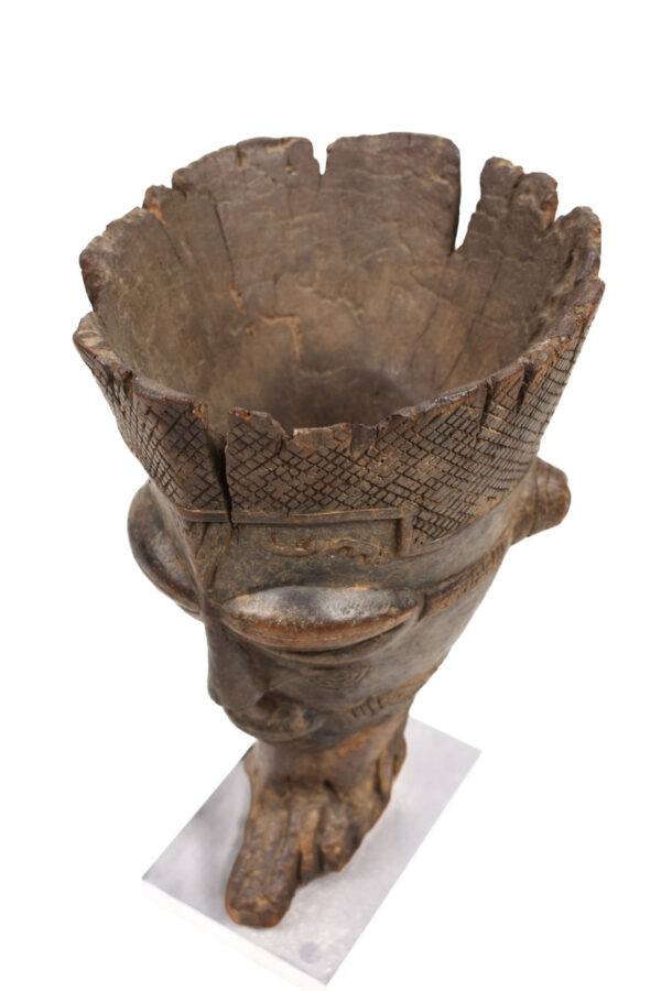 Anthropomorphic Cup - Wood - Kuba - Congo