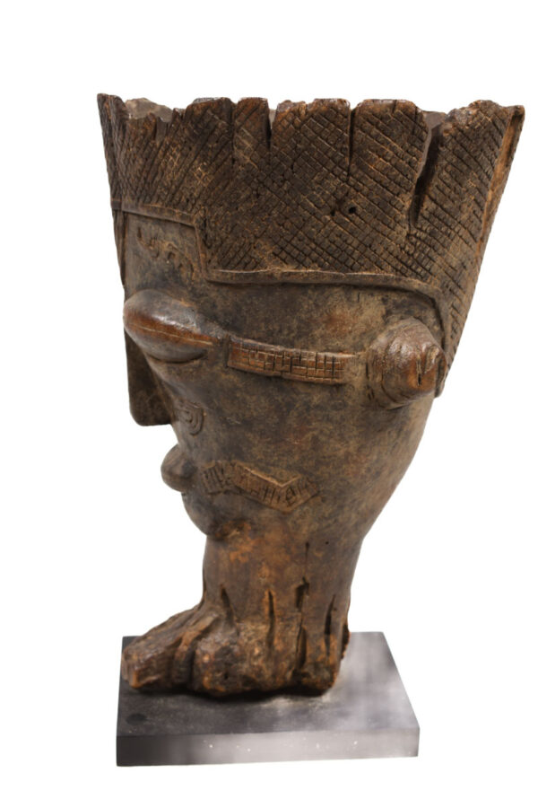 Anthropomorphic Cup - Wood - Kuba - Congo