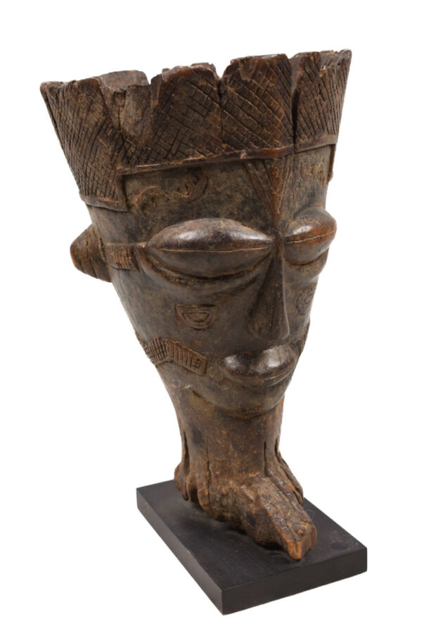 Anthropomorphic Cup - Wood - Kuba - Congo
