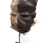 Mbangu distorted mask - Wood - Pende - Congo