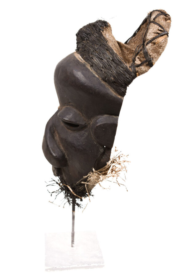 Mbangu distorted mask - Wood - Pende - Congo