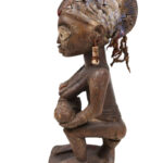 Maternity figure - Wood - Yoruba - Nigeria