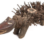 Nkisi Kozo - Glass, Nail, Wood - Bakongo - Congo