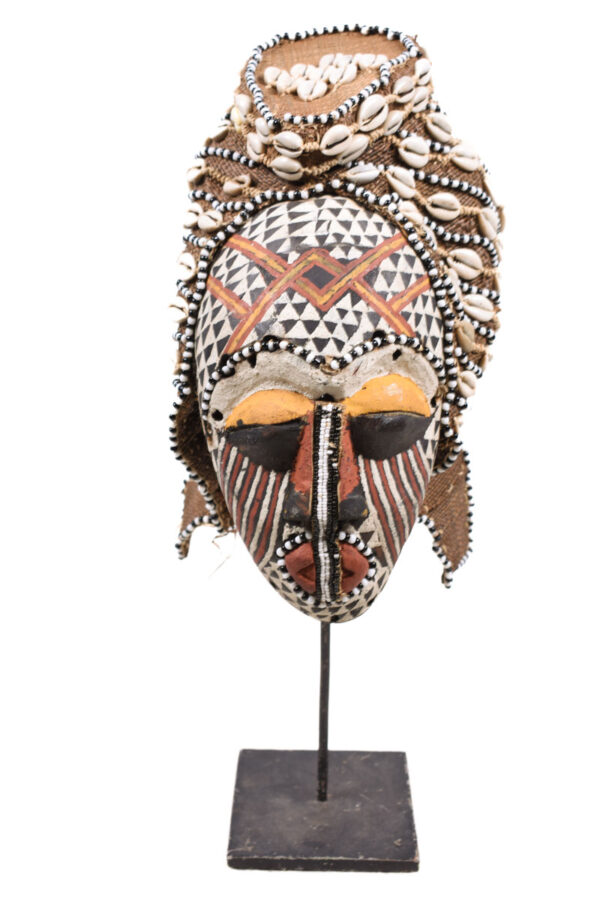 Mask - Beads, Cauris, Plant fibre, Wood - Ngaady A Waash Bushoong - Kuba - Congo