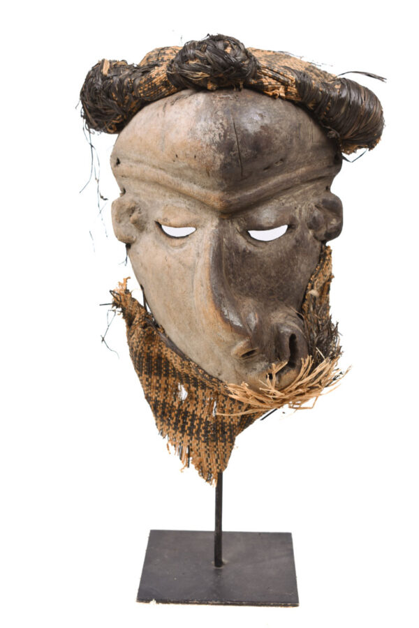 Mbangu distorted mask - Wood - Pende - Congo