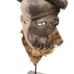 Mbangu distorted mask - Wood - Pende - Congo